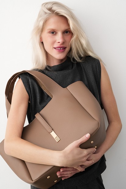Shopper bag with a gold-tone buckle