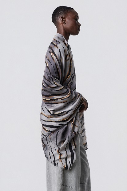 Animal print scarf with gold-tone details