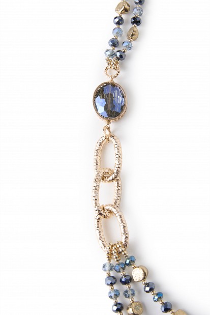 Long necklace with decorative blue stones
