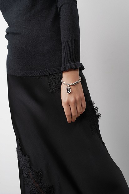 Bracelet with a decorative stone