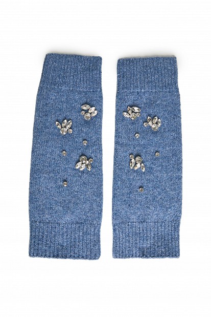 Knitted gloves with decorative stones