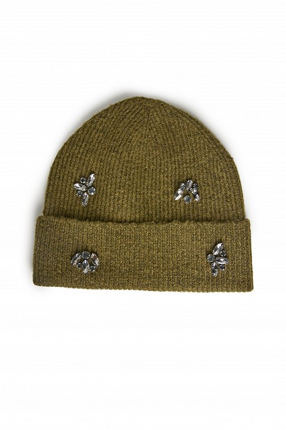 Knitted beanie with decorative stones