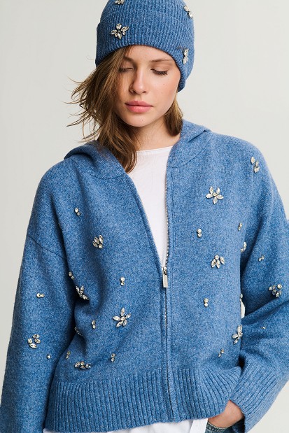Knitted beanie with decorative stones