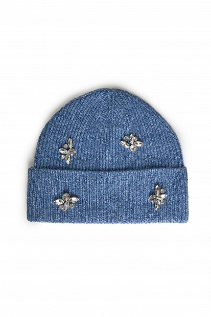 Knitted beanie with decorative stones