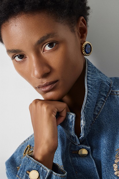 Earrings with blue decorative stones