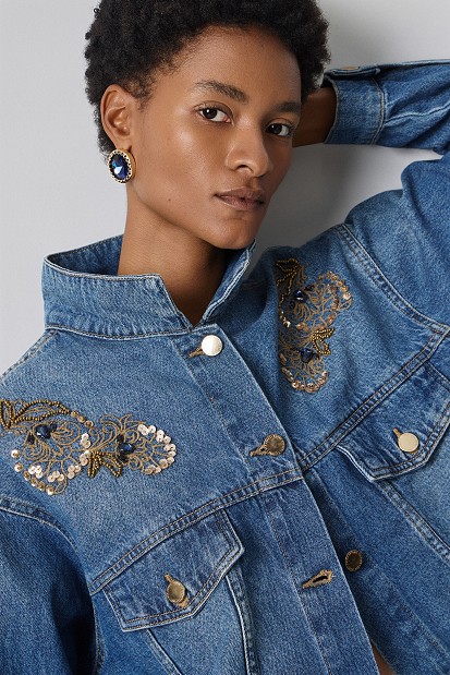 Earrings with blue decorative stones