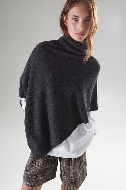 Wool cape with an asymmetric hem