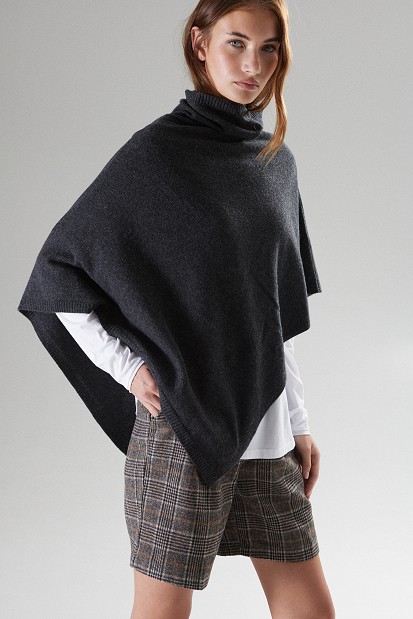 Wool cape with an asymmetric hem