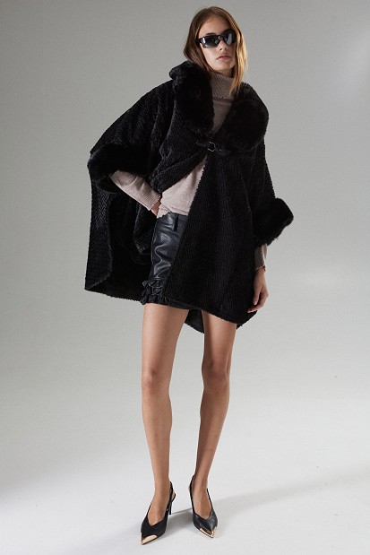 Suede cape with faux fur