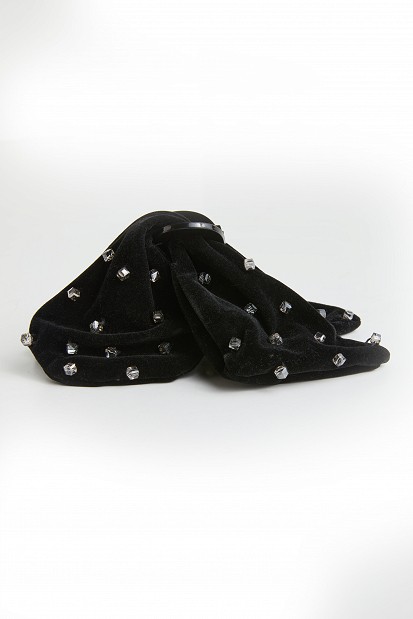 Velvet hair claw with beads