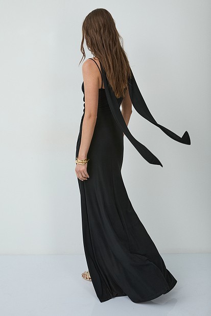 Maxi dress with a scarf detail - Gold label