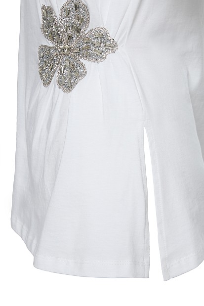 Blouse with flower motive