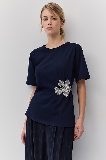 Blouse with flower motive