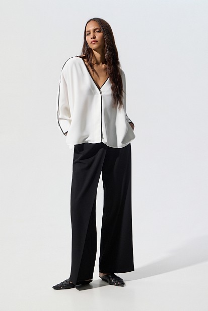 Long-sleeved two-tone blouse