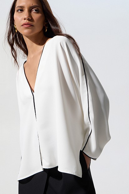 Long-sleeved two-tone blouse