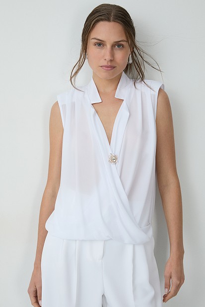 Blusa sin mangas cruzada