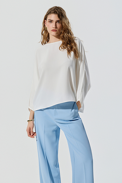Long sleeves blouse with self tie
