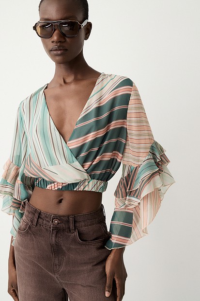 Floral blouse with ruffles