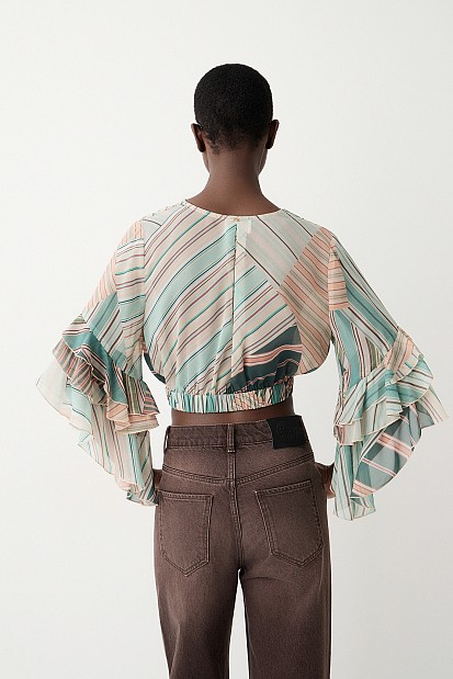 Floral blouse with ruffles