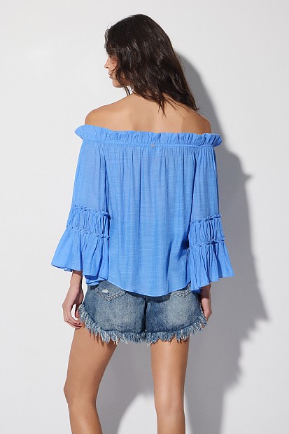 Off-shoulders blouse with ruffles
