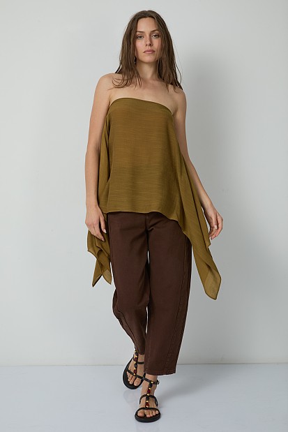 Convertible top with a slit