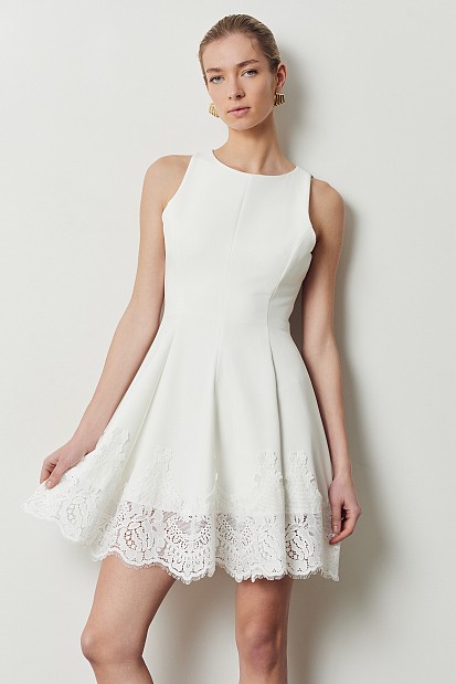 Mini sleeveless dress with lace
