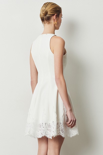 Mini sleeveless dress with lace