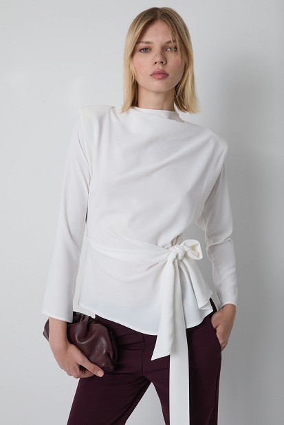 Blouse with a waist tie detail