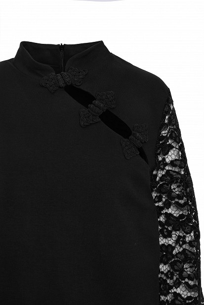 Japanese-style sweatshirt with lace