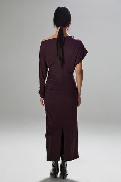 Rochie midi pe un umăr