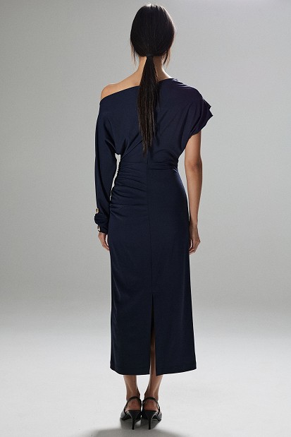 Rochie midi pe un umăr