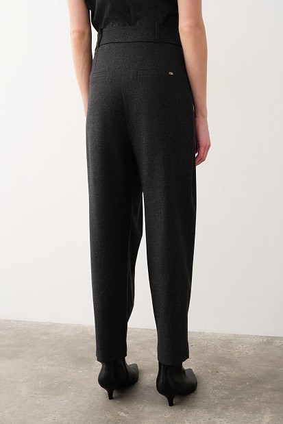 Pantaloni barrel-leg cu pliuri
