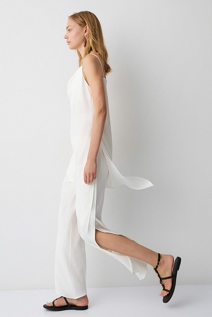Trousers with side slit details