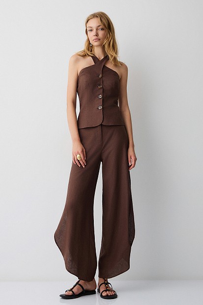 Trousers with side slit details