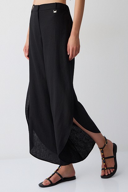 Trousers with side slit details