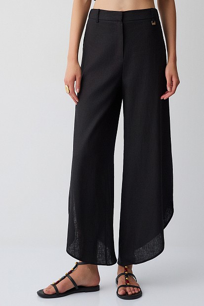Trousers with side slit details