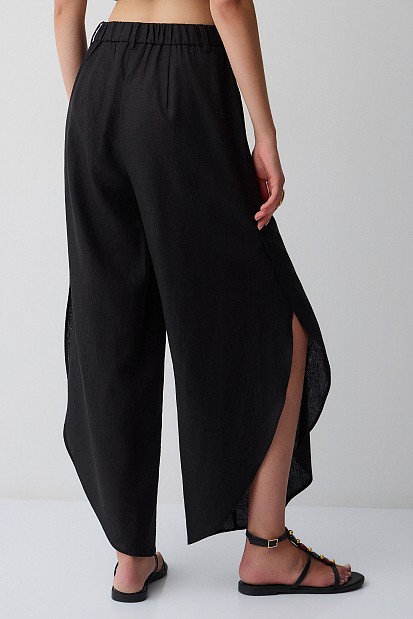 Trousers with side slit details