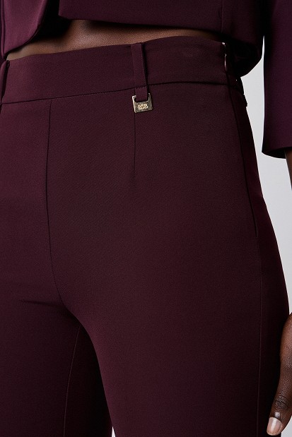Pantaloni evazați