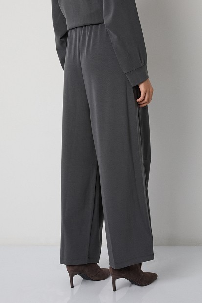 Pleated trousers