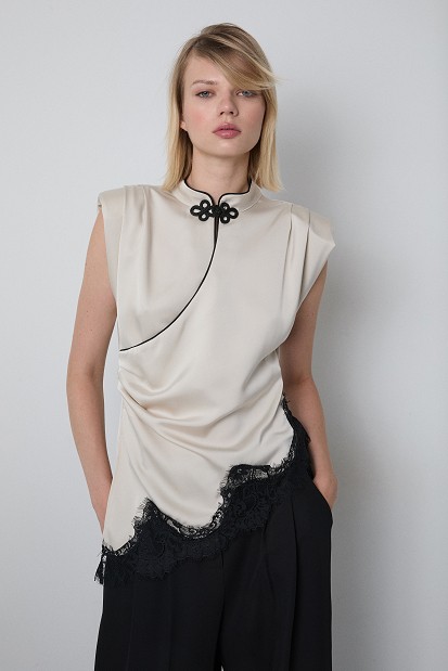 Japanese-style lace blouse - Gold label