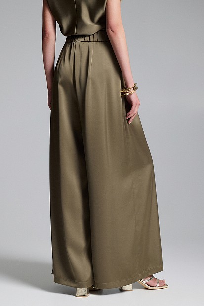 Pantaloni wide leg cu aspect satinat și pliuri - Gold label