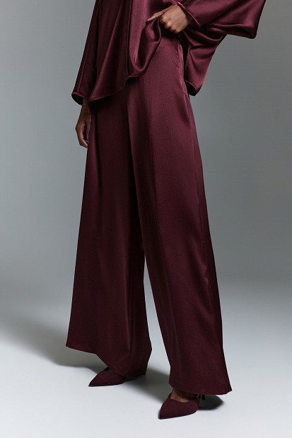 Pantaloni cu aspect satinat și textură șifonată - Gold label
