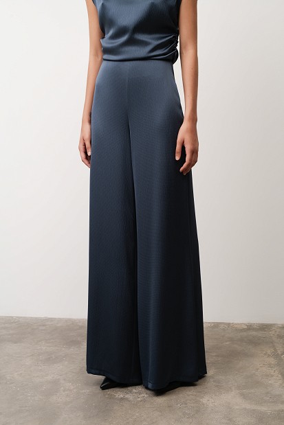 Satin trousers with a crinkle effect - Gold label