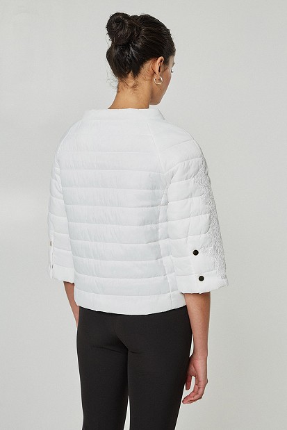 Puffer jacket with 3/4 length sleeves