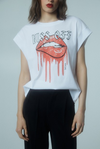 T-shirt with rhinestones and print