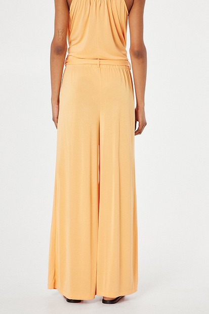 Wide leg trousers with pleats and belt