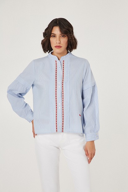 Striped shirt with broderie
