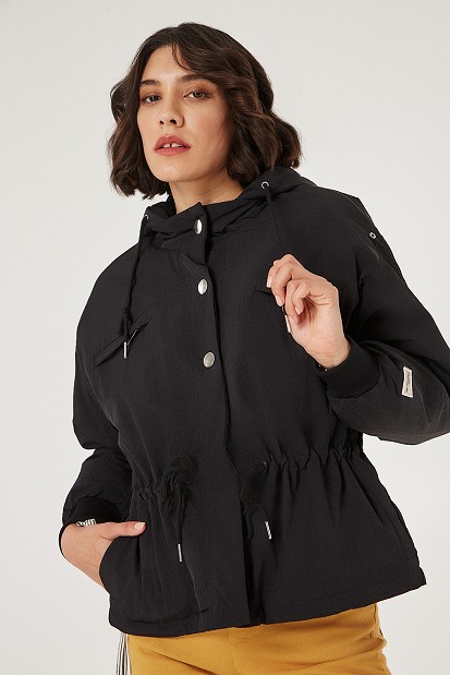 Shortline jacket with hood
