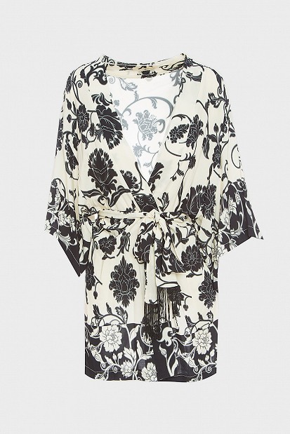 Printed kimono with fringes on the belt