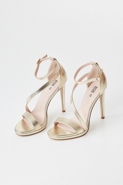  Shiny high-heel sandals